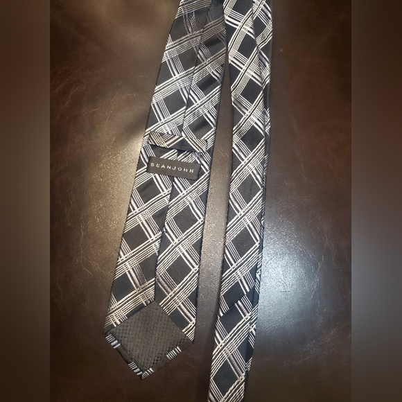 Men's Tie - Picture 2 of 2